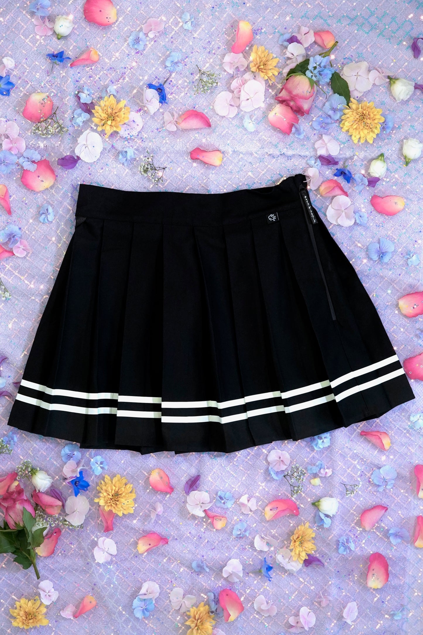 Preorder Utility Knife Pleated Skirt - Midnight × Milk